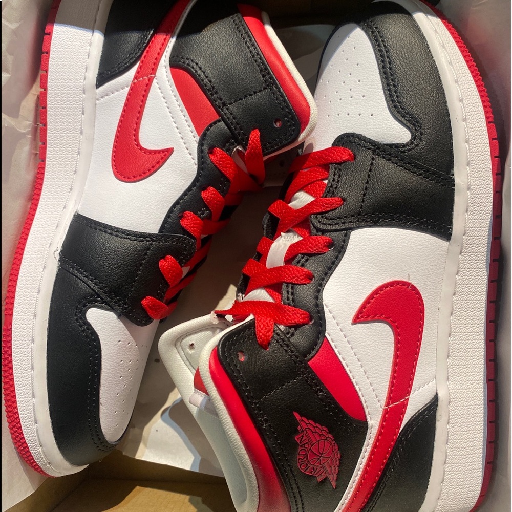 Air Jordan 1 mid (GS) Cherry red